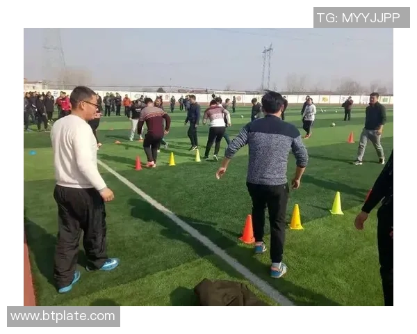 海南业余足球球星闪耀绿茵谱写草根追梦新篇章 海南业余足球球星闪耀绿茵谱写草根追梦新篇章